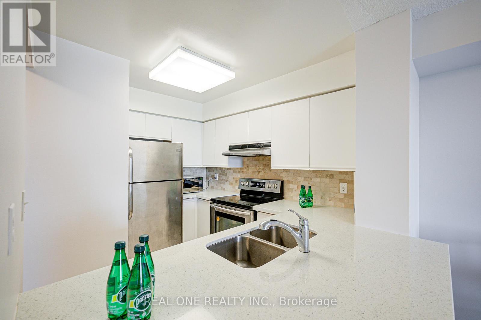 901 - 35 Empress Avenue, Toronto (Willowdale East), Ontario  M2N 6T3 - Photo 8 - C12209585
