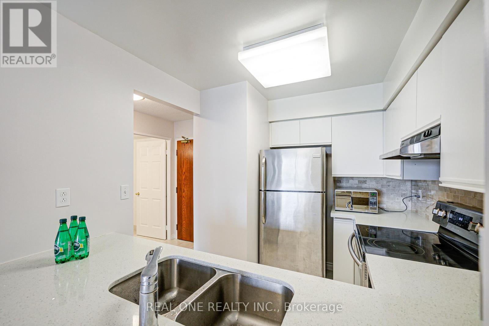 901 - 35 Empress Avenue, Toronto (Willowdale East), Ontario  M2N 6T3 - Photo 9 - C12209585