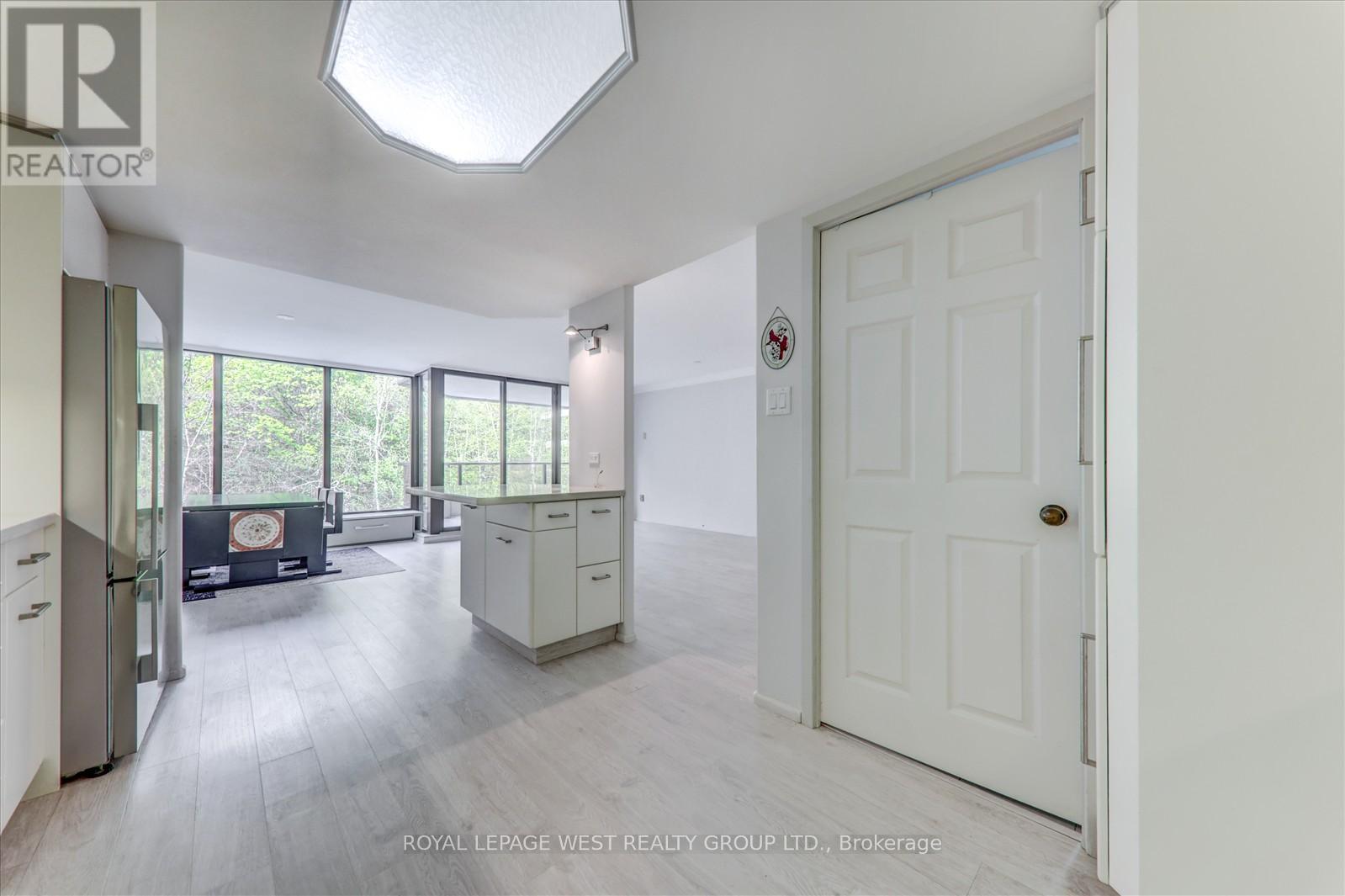 909 - 3900 Yonge Street, Toronto (Bedford Park-Nortown), Ontario  M4N 3N6 - Photo 16 - C12209590