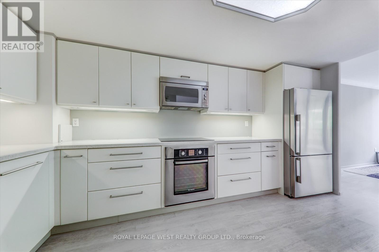 909 - 3900 Yonge Street, Toronto (Bedford Park-Nortown), Ontario  M4N 3N6 - Photo 17 - C12209590
