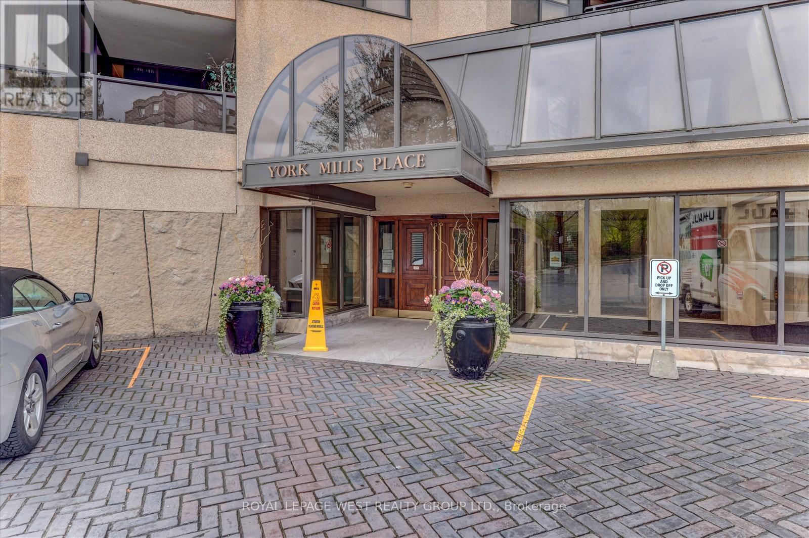 909 - 3900 Yonge Street, Toronto (Bedford Park-Nortown), Ontario  M4N 3N6 - Photo 2 - C12209590
