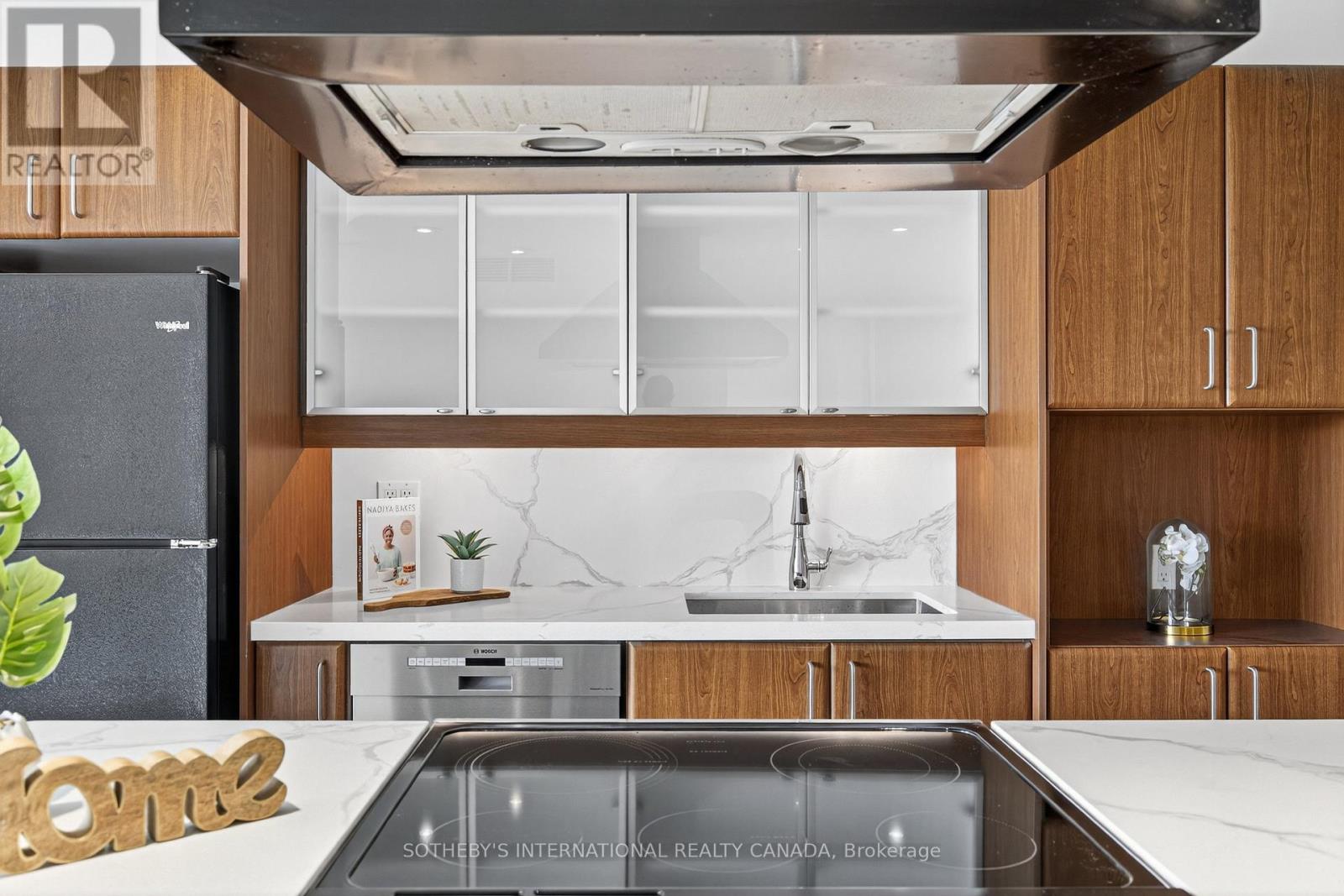 512 - 550 Queens Quay W, Toronto (Waterfront Communities), Ontario  M5V 3M8 - Photo 11 - C12209623