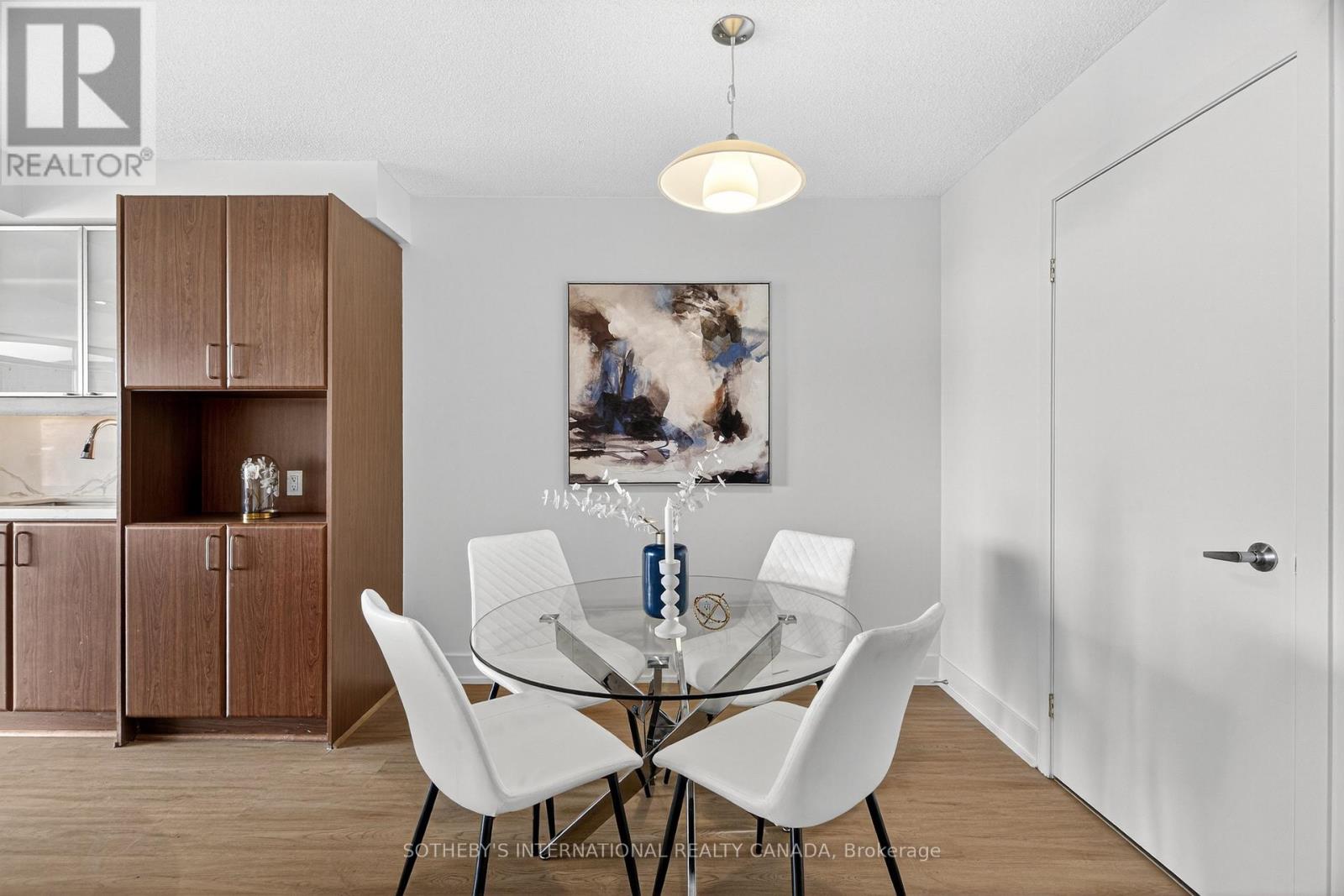 512 - 550 Queens Quay W, Toronto (Waterfront Communities), Ontario  M5V 3M8 - Photo 2 - C12209623