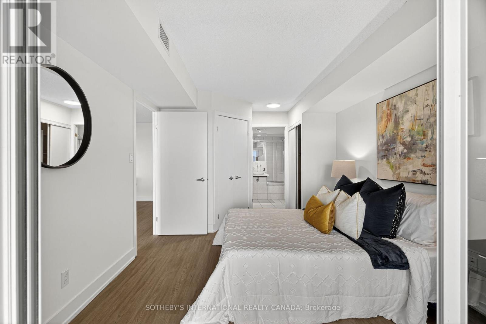 512 - 550 Queens Quay W, Toronto (Waterfront Communities), Ontario  M5V 3M8 - Photo 29 - C12209623