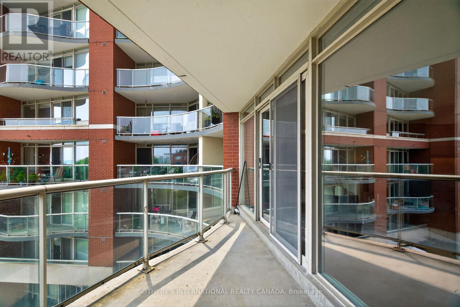 512 - 550 Queens Quay W, Toronto (Waterfront Communities), Ontario  M5V 3M8 - Photo 40 - C12209623