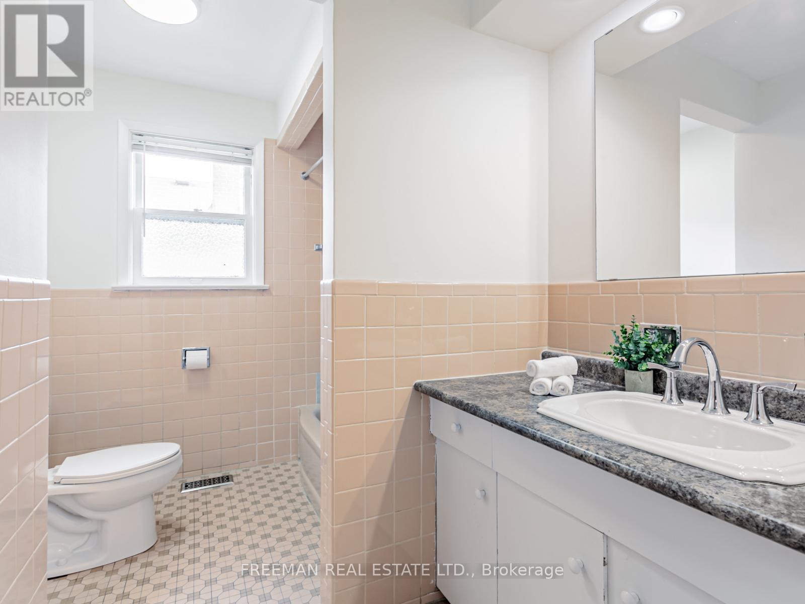 80 Cocksfield Avenue, Toronto (Bathurst Manor), Ontario  M3H 3S9 - Photo 13 - C12209627