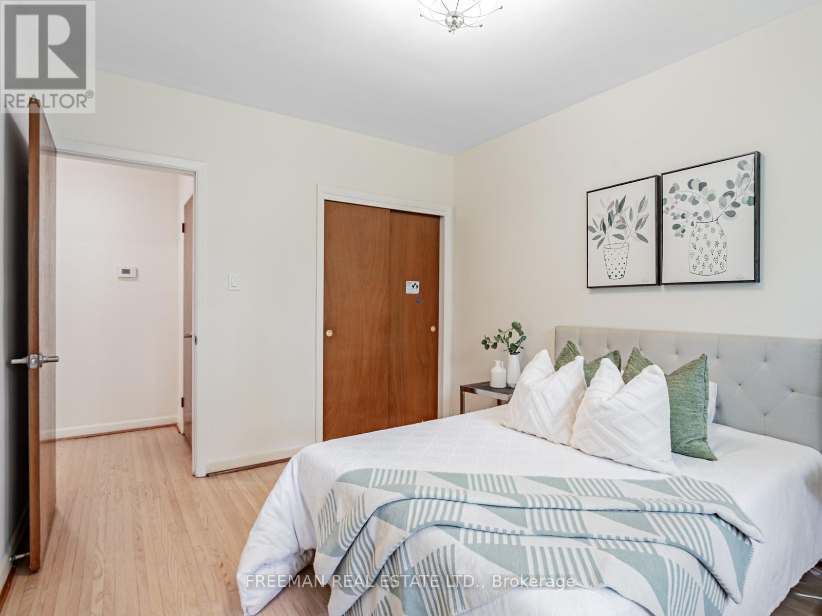 80 Cocksfield Avenue, Toronto (Bathurst Manor), Ontario  M3H 3S9 - Photo 17 - C12209627