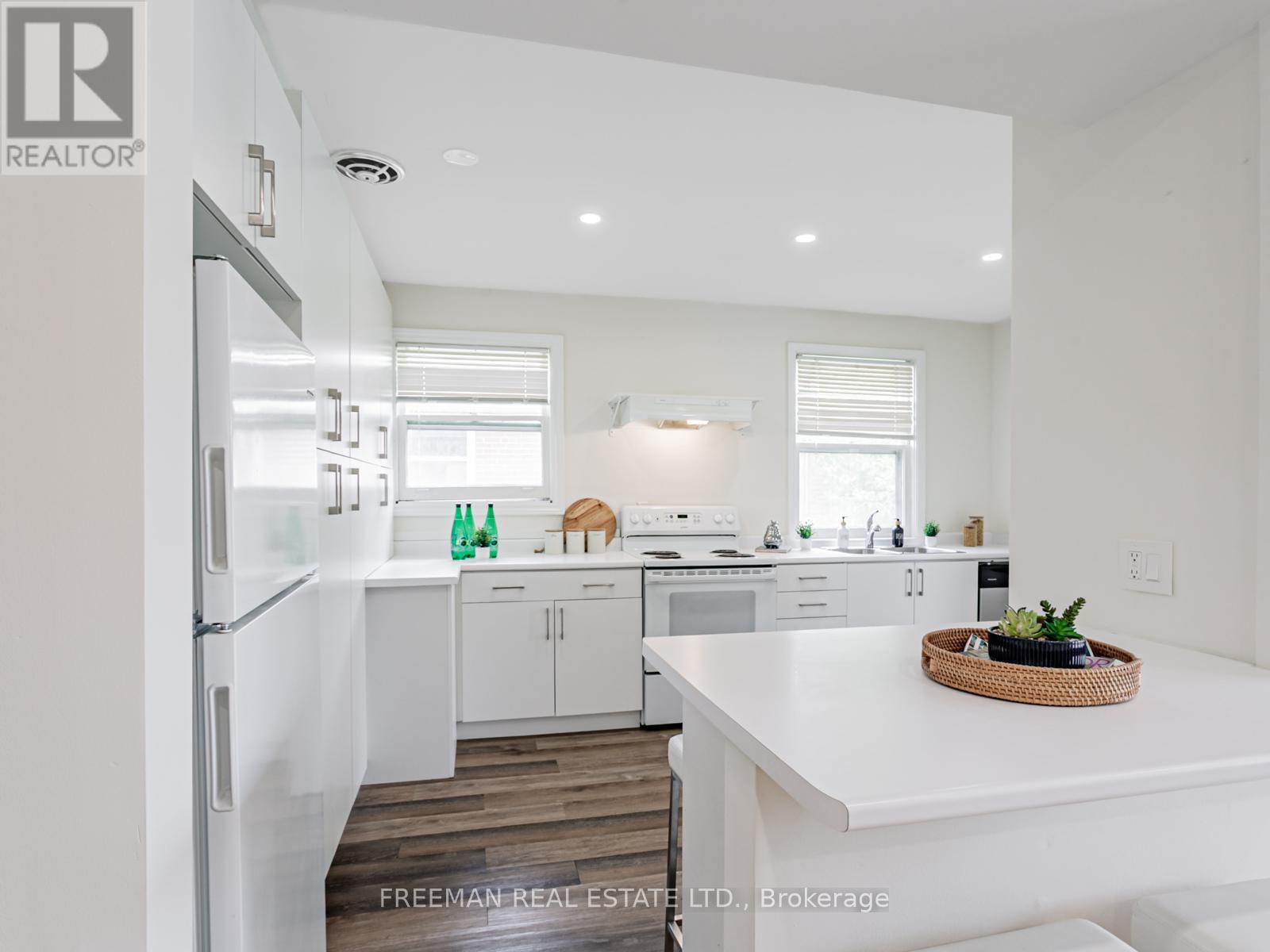 80 Cocksfield Avenue, Toronto (Bathurst Manor), Ontario  M3H 3S9 - Photo 9 - C12209627