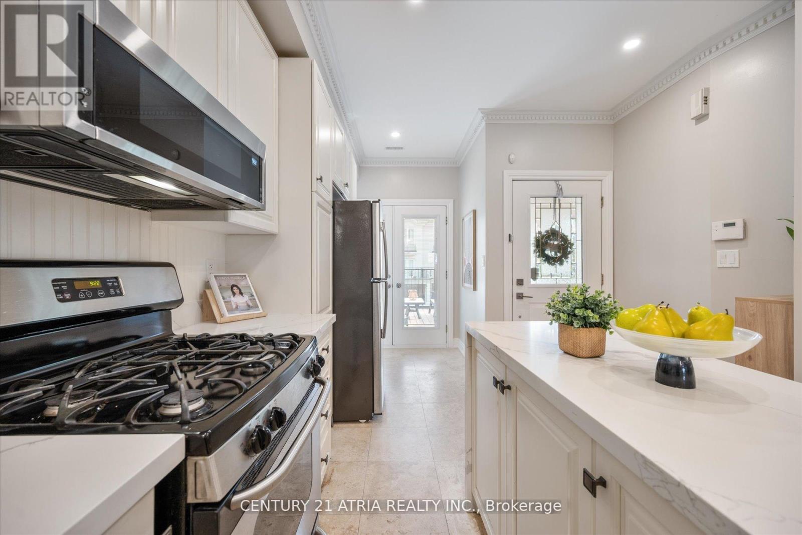 291 David Dunlap Circle, Toronto (Banbury-Don Mills), Ontario  M3C 4B9 - Photo 11 - C12209657