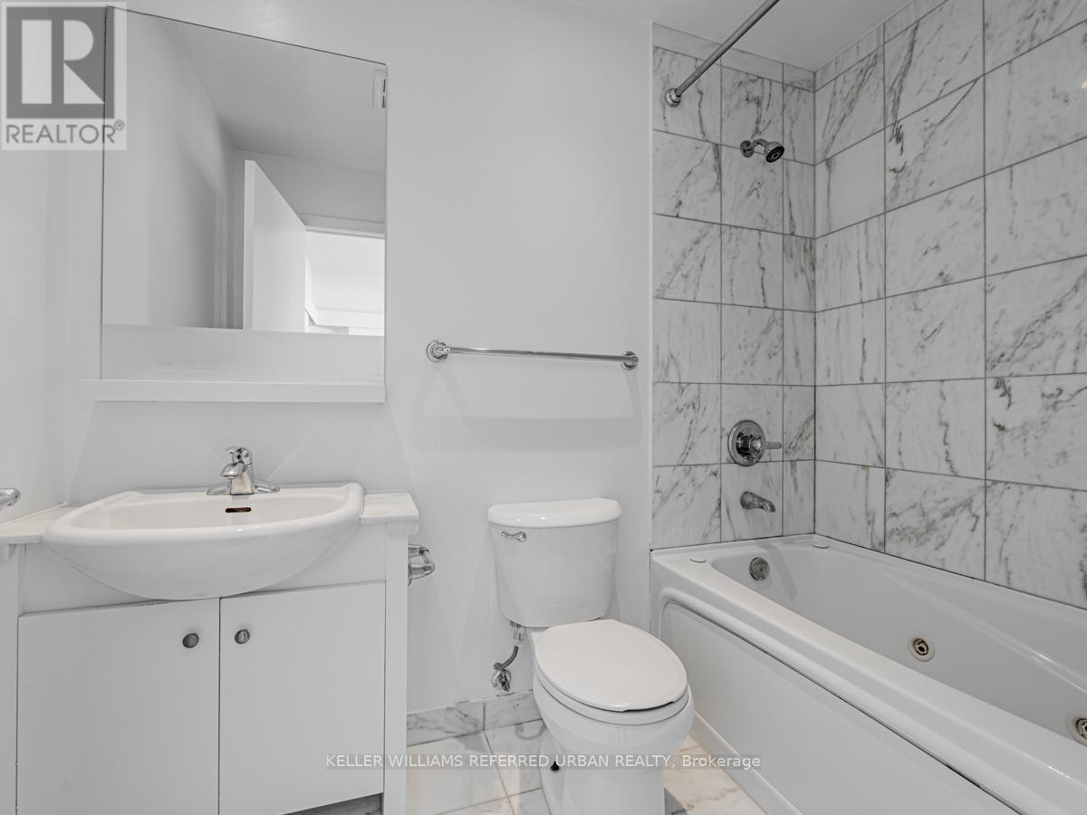3202 - 8 York Street, Toronto (Waterfront Communities), Ontario  M5J 2Y2 - Photo 24 - C12209667