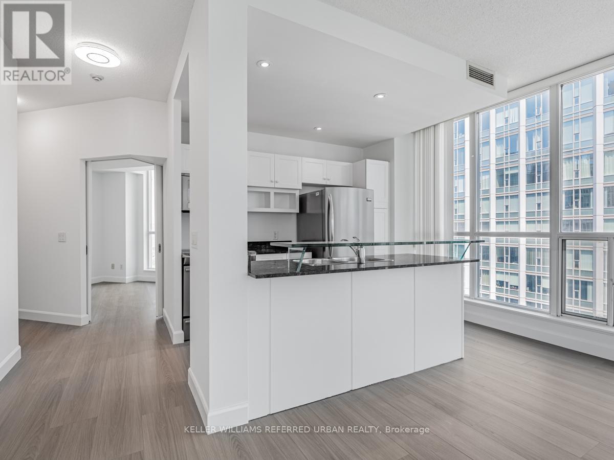3202 - 8 York Street, Toronto (Waterfront Communities), Ontario  M5J 2Y2 - Photo 6 - C12209667