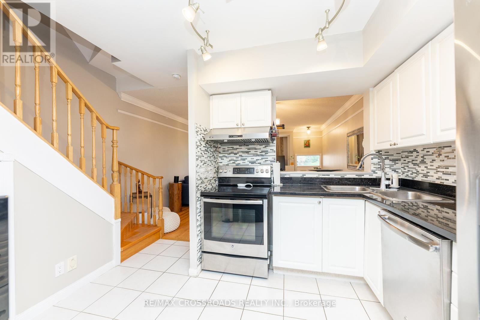 1209 - 28 Sommerset Way, Toronto (Willowdale East), Ontario  M2N 6W7 - Photo 11 - C12209685