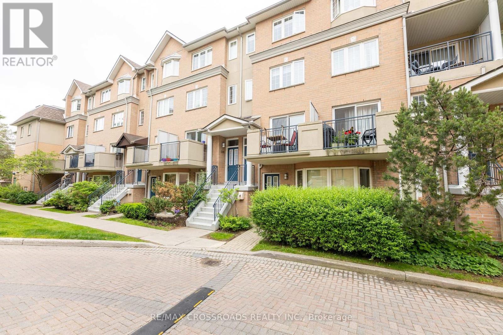 1209 - 28 Sommerset Way, Toronto (Willowdale East), Ontario  M2N 6W7 - Photo 3 - C12209685