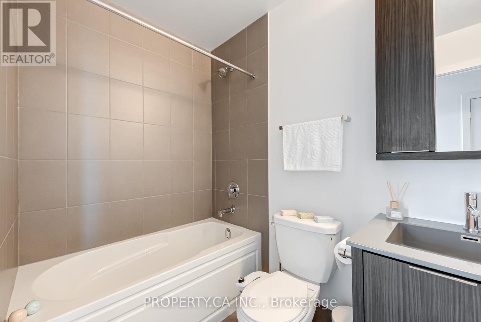1009 - 99 The Donway W, Toronto (Banbury-Don Mills), Ontario  M3C 0N8 - Photo 17 - C12209696