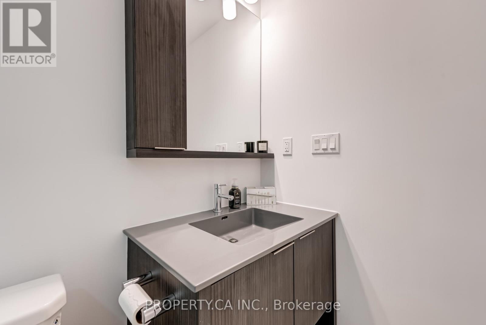1009 - 99 The Donway W, Toronto (Banbury-Don Mills), Ontario  M3C 0N8 - Photo 21 - C12209696