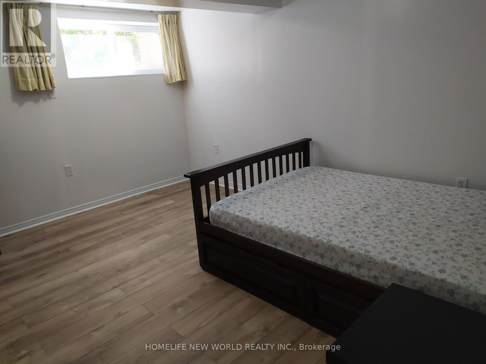 96 Berkinshaw Crescent, Toronto, Ontario  M3B 2T2 - Photo 11 - C12209735