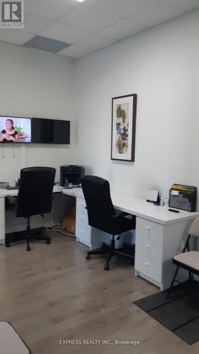 1002 - 4789 Yonge Street, Toronto (Willowdale East), Ontario  M2N 0G3 - Photo 11 - C12209743