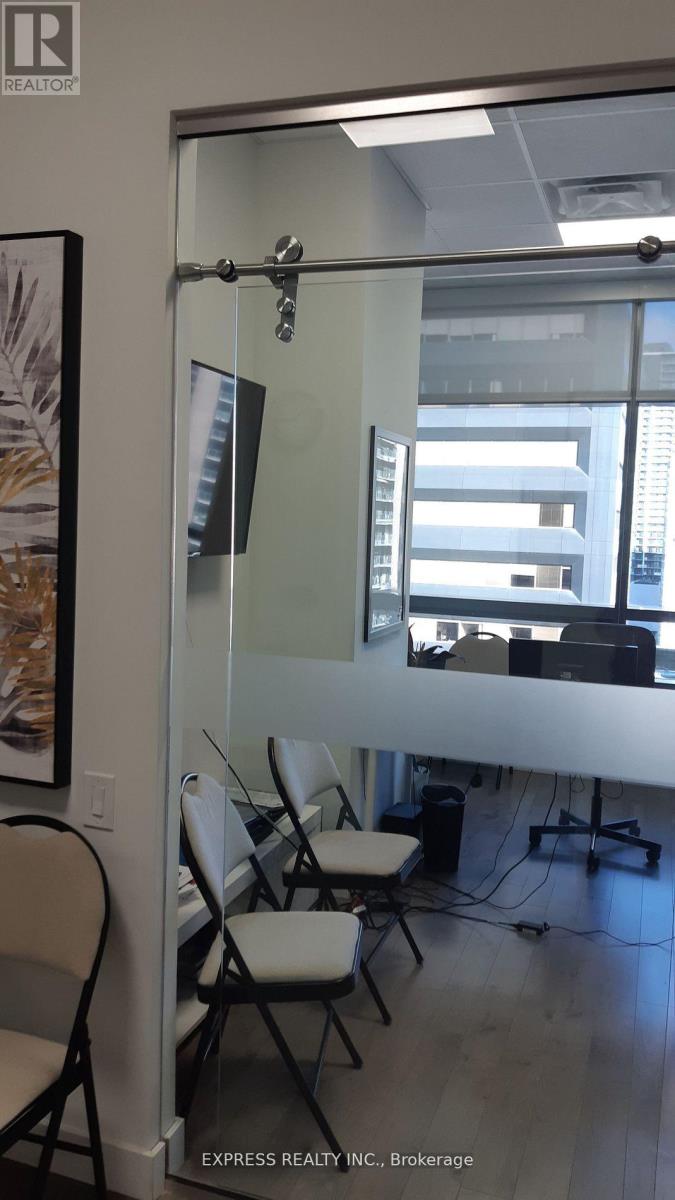 1002 - 4789 Yonge Street, Toronto (Willowdale East), Ontario  M2N 0G3 - Photo 13 - C12209743