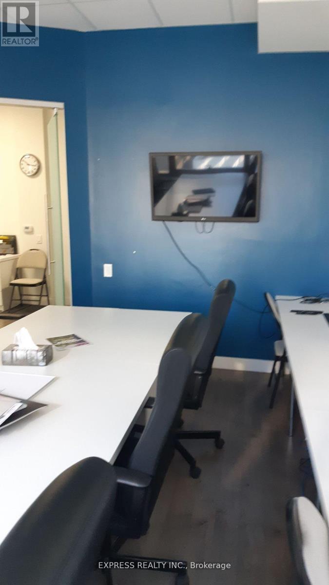 1002 - 4789 Yonge Street, Toronto (Willowdale East), Ontario  M2N 0G3 - Photo 19 - C12209743