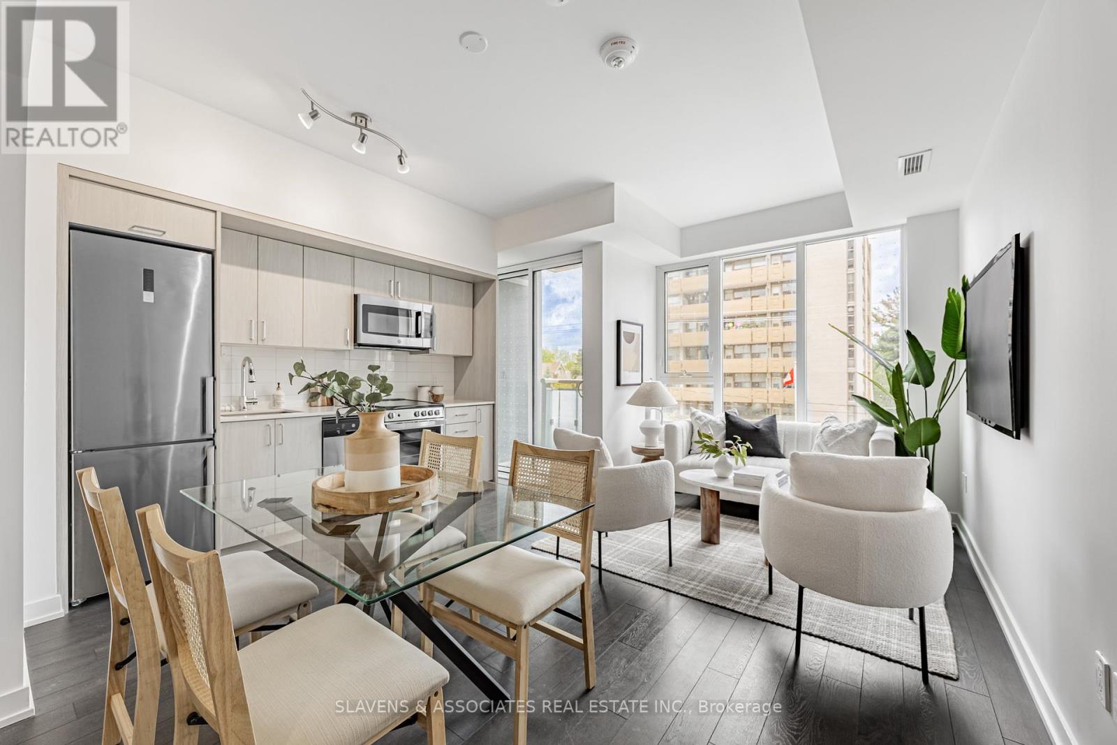304 - 1 Cardiff Road, Toronto (Mount Pleasant East), Ontario  M4P 0G2 - Photo 2 - C12209791