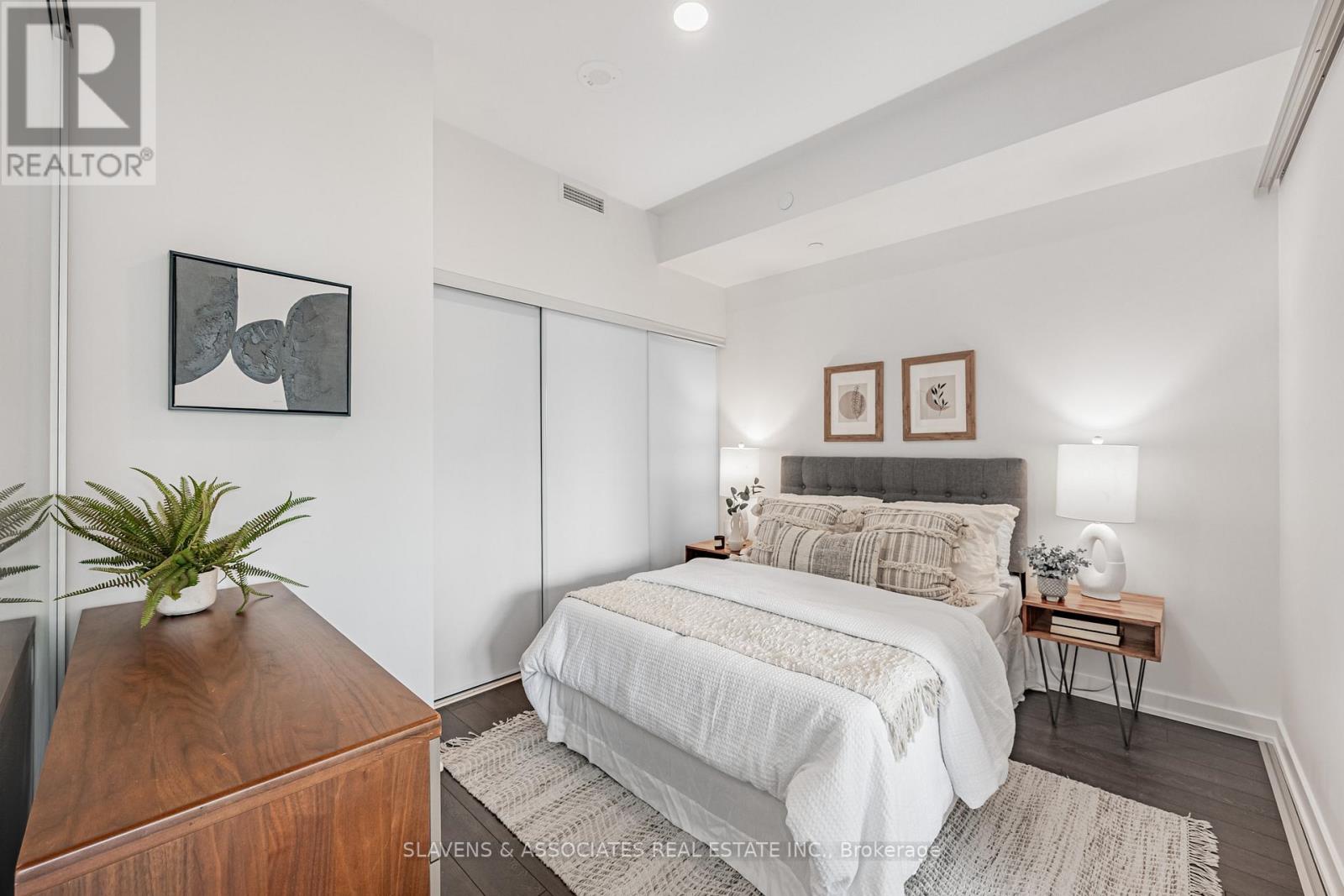304 - 1 Cardiff Road, Toronto (Mount Pleasant East), Ontario  M4P 0G2 - Photo 8 - C12209791