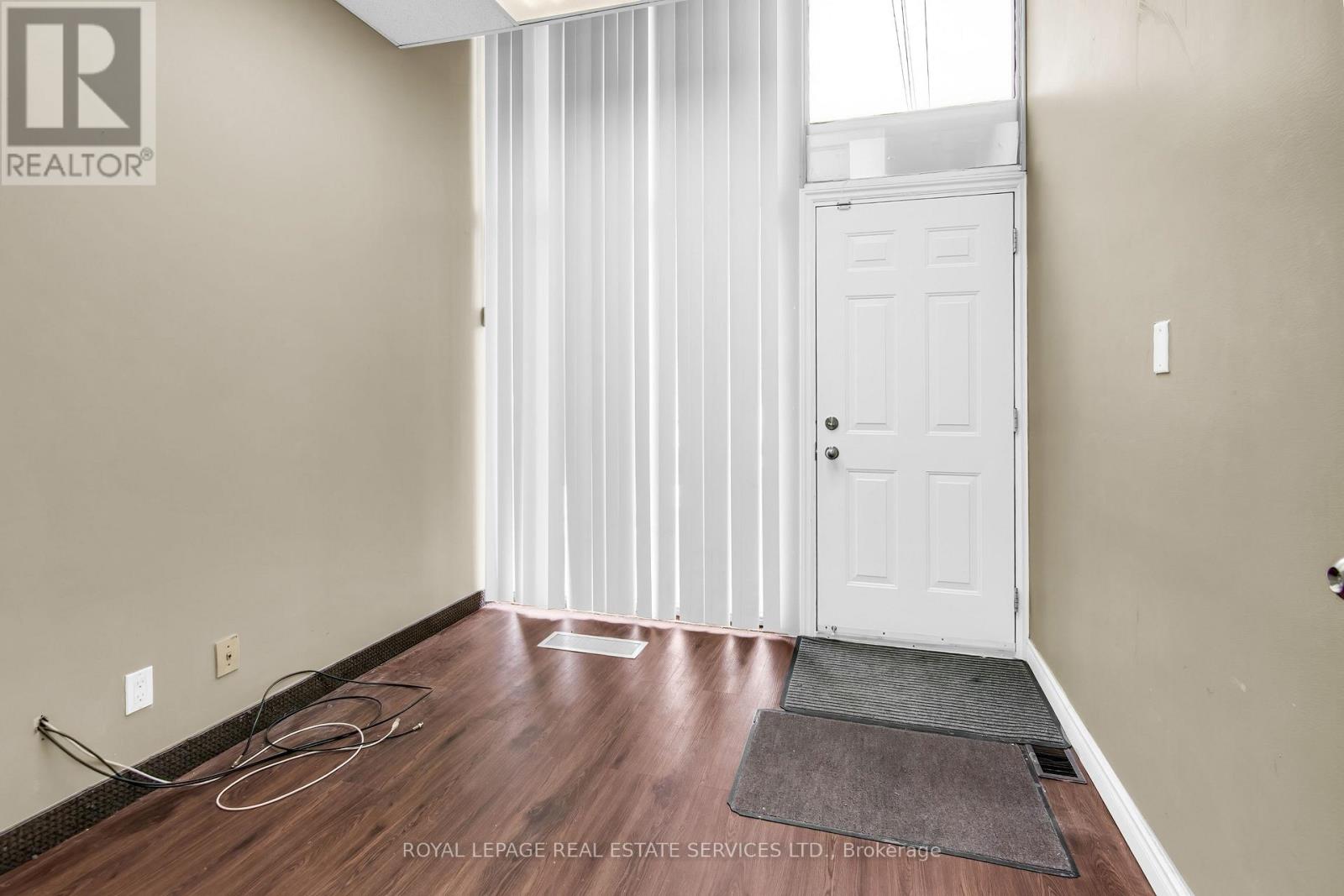 Main Floor - 346 Dundas Street W, Toronto, Ontario  M5T 1G5 - Photo 17 - C12209797