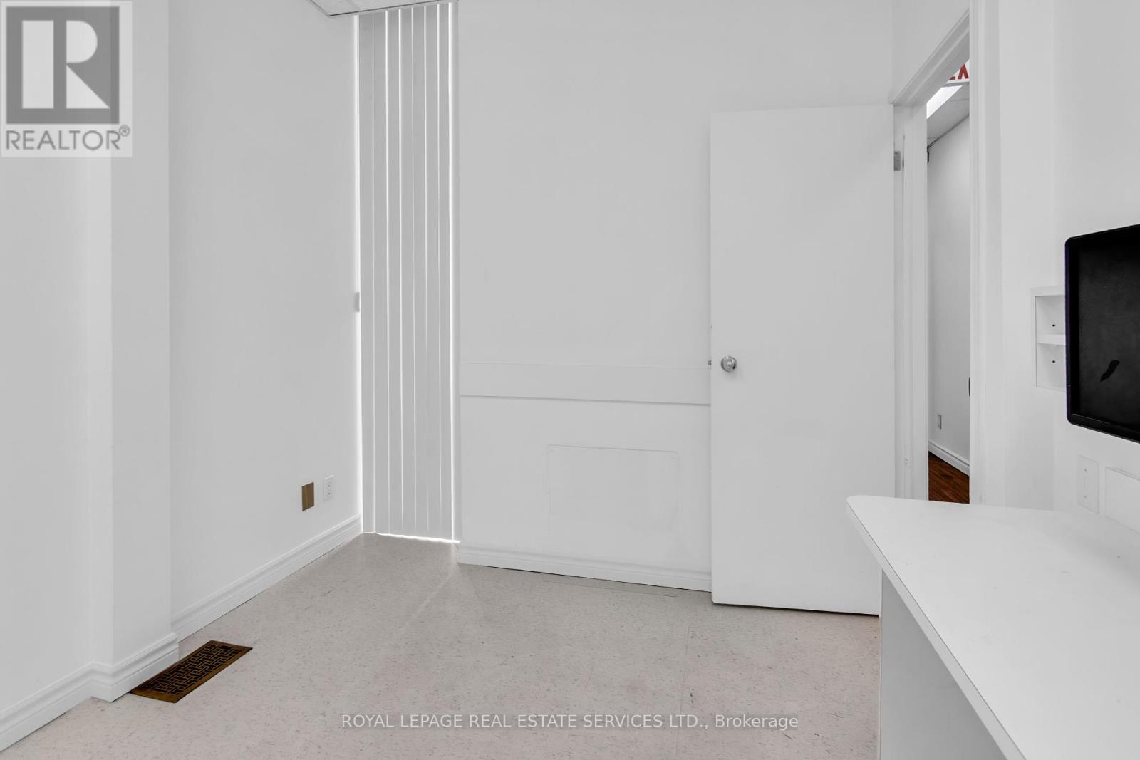 Main Floor - 346 Dundas Street W, Toronto, Ontario  M5T 1G5 - Photo 28 - C12209797