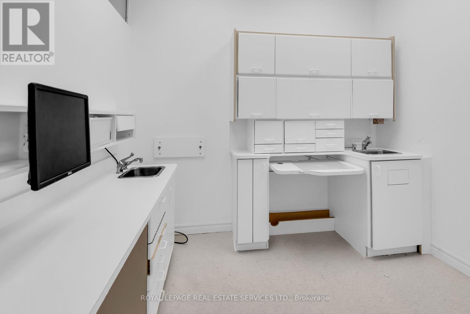 Main Floor - 346 Dundas Street W, Toronto, Ontario  M5T 1G5 - Photo 32 - C12209797