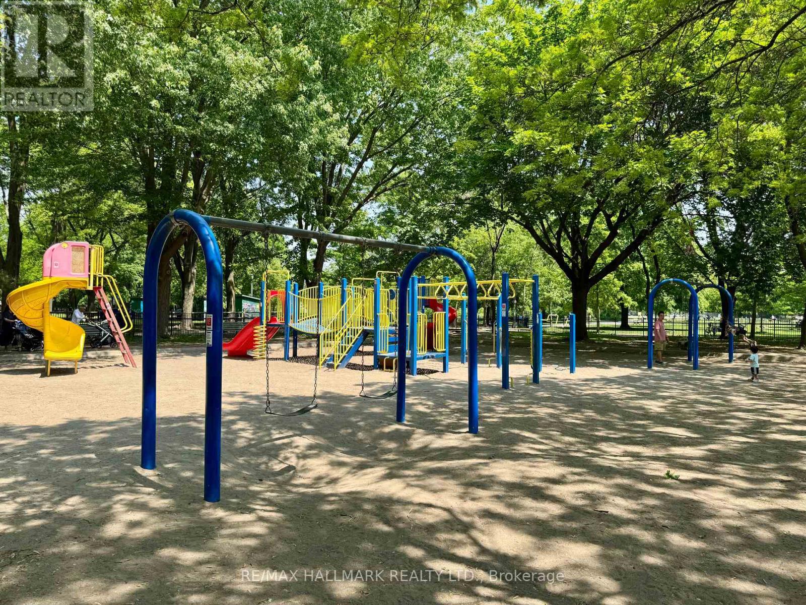 122 Crawford Street, Toronto, Ontario  M6J 2V4 - Photo 45 - C12209813