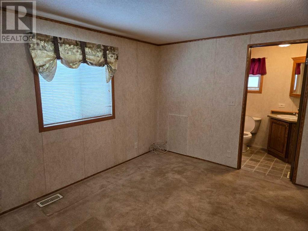 207 4a Street, Fox Creek, Alberta  T0H 1P0 - Photo 37 - A2203376