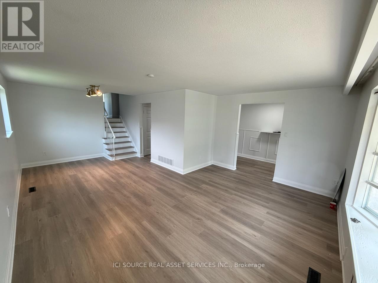 386 HORSHAM AVENUE, Toronto, Ontario