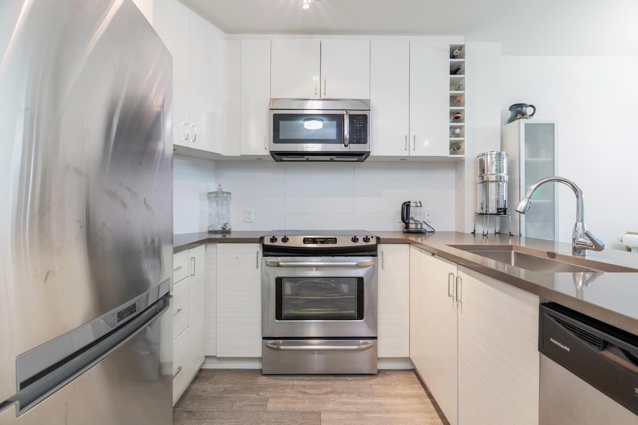 311 13919 Fraser Highway, Surrey, British Columbia  V3W 0X8 - Photo 3 - R3013010