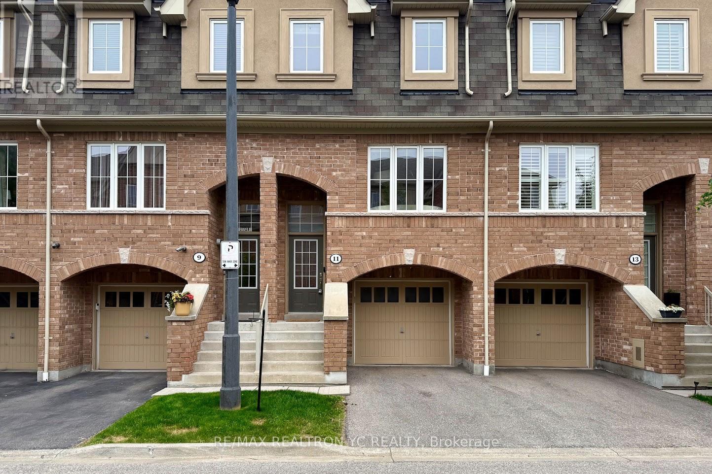 11 Reevesmere Lane, Ajax, Ontario  L1Z 0L3 - Photo 4 - E12209552