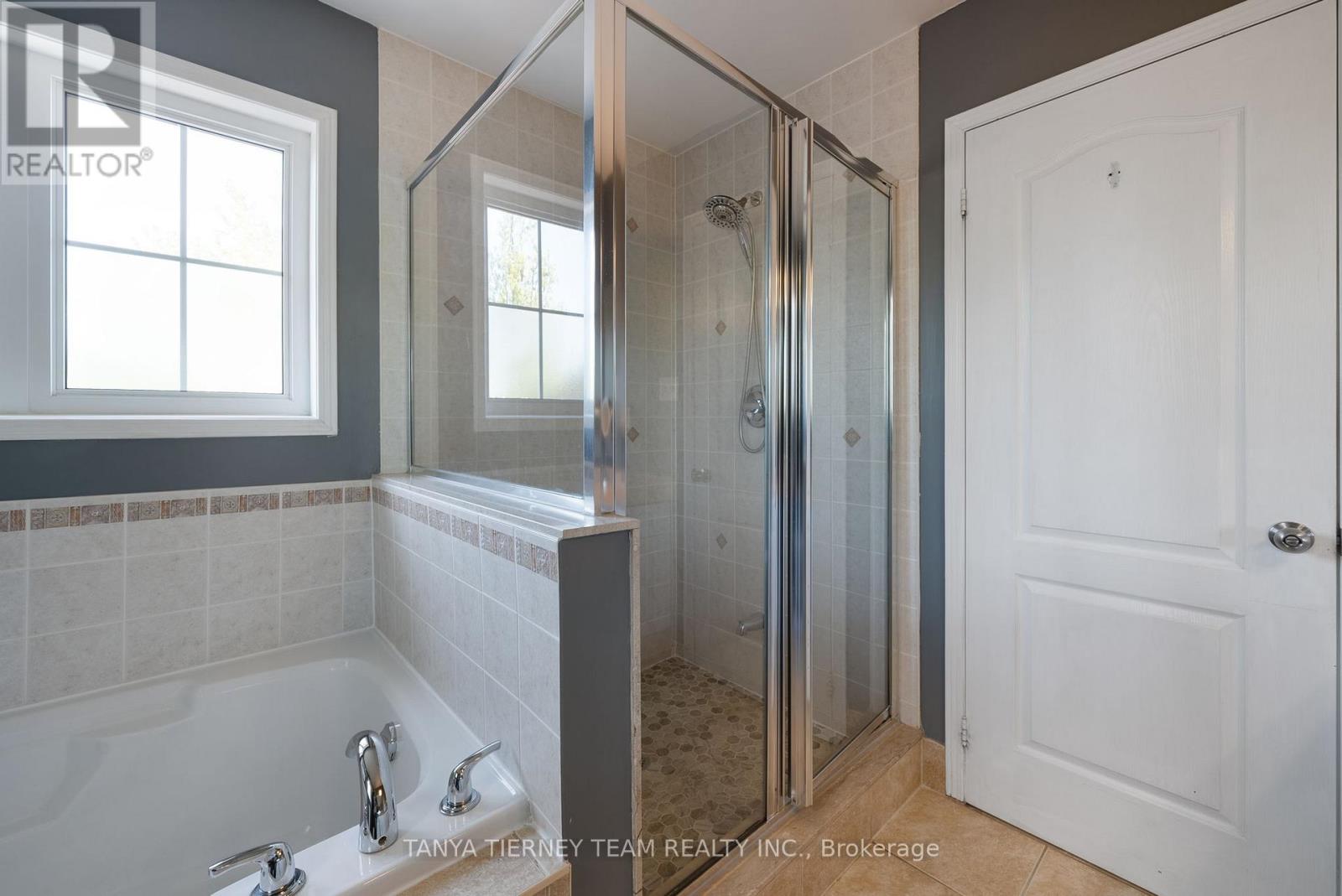 21 Eastgate Circle, Whitby (Brooklin), Ontario  L1M 2N3 - Photo 25 - E12209592