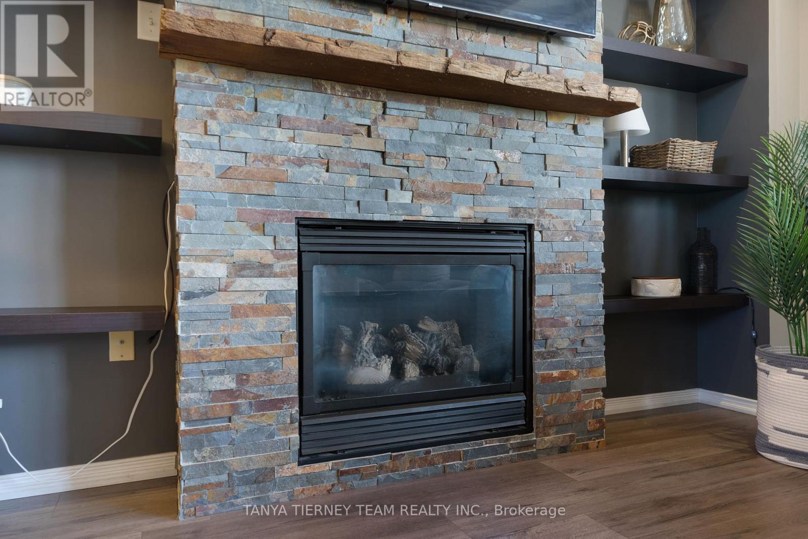 21 Eastgate Circle, Whitby (Brooklin), Ontario  L1M 2N3 - Photo 9 - E12209592