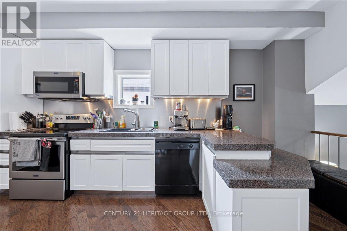 169 King Edward Avenue, Toronto (Woodbine-Lumsden), Ontario  M4C 5J7 - Photo 11 - E12209676