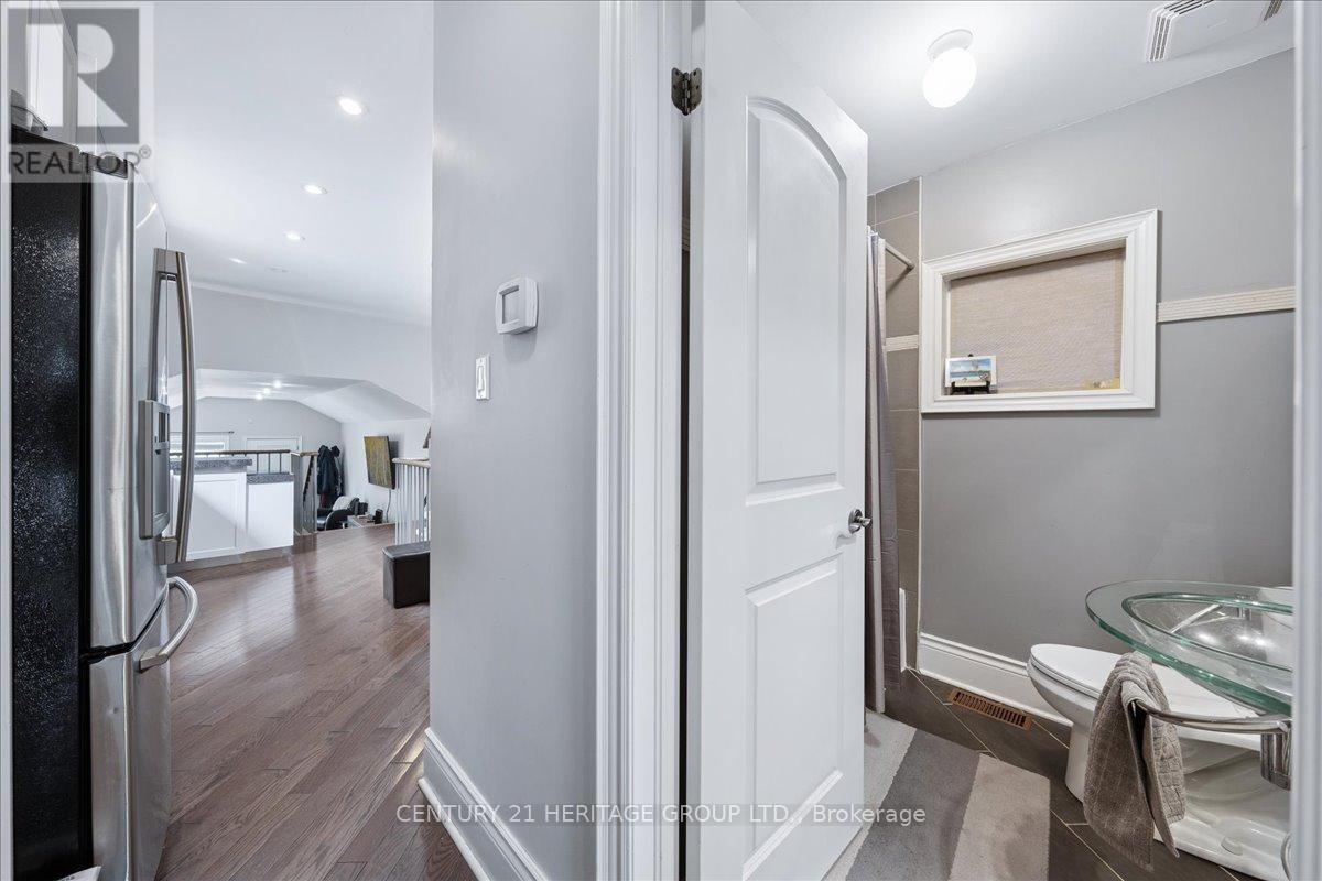 169 King Edward Avenue, Toronto (Woodbine-Lumsden), Ontario  M4C 5J7 - Photo 18 - E12209676
