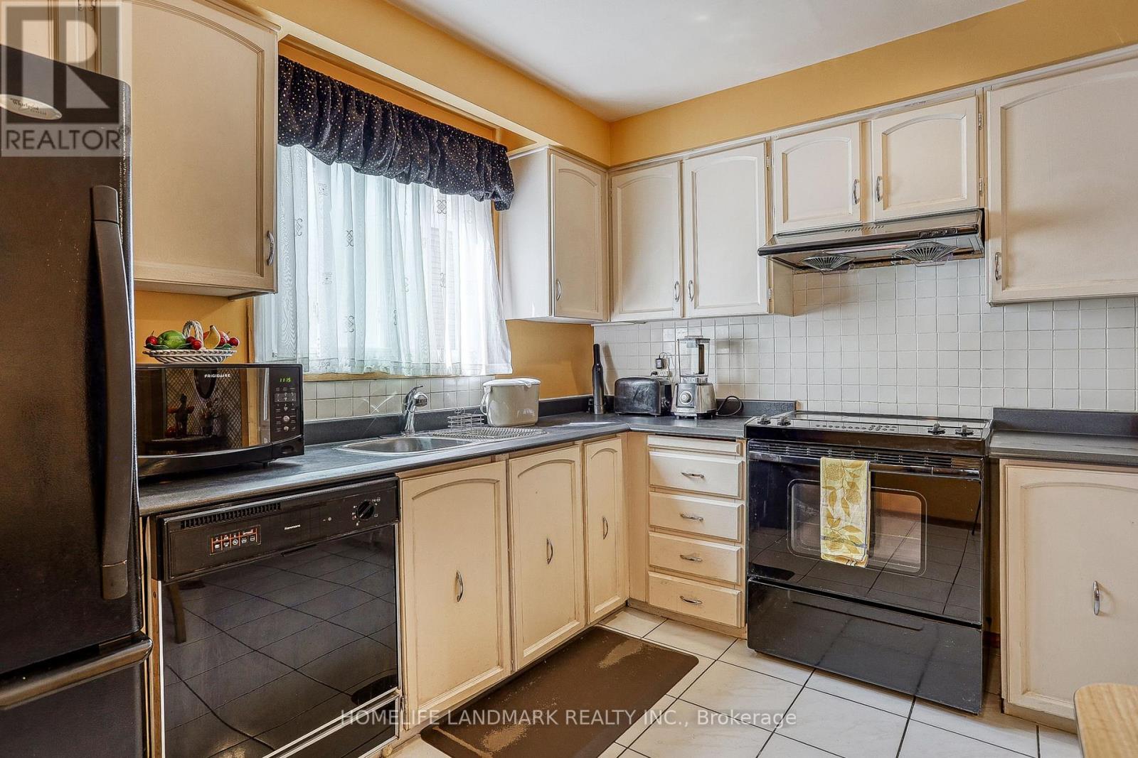 7 Kennaley Crescent, Toronto (Agincourt North), Ontario  M1V 1L6 - Photo 15 - E12209700