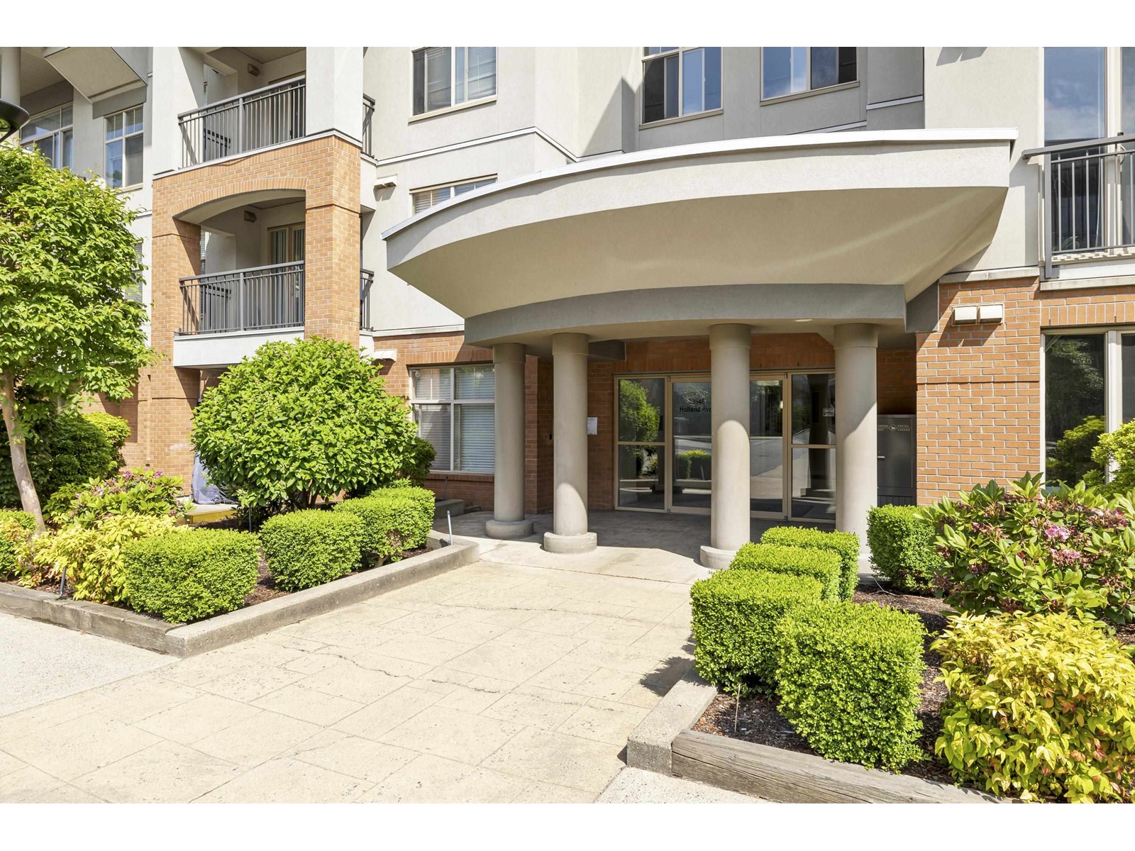 406 33546 Holland Avenue, Abbotsford, British Columbia  V2S 0C1 - Photo 2 - R3013320