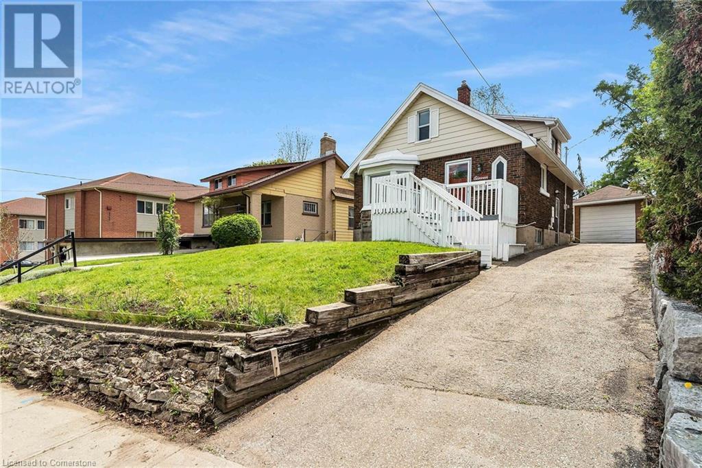 11 Spadina Road E, Kitchener, Ontario  N2M 3X2 - Photo 3 - 40739528
