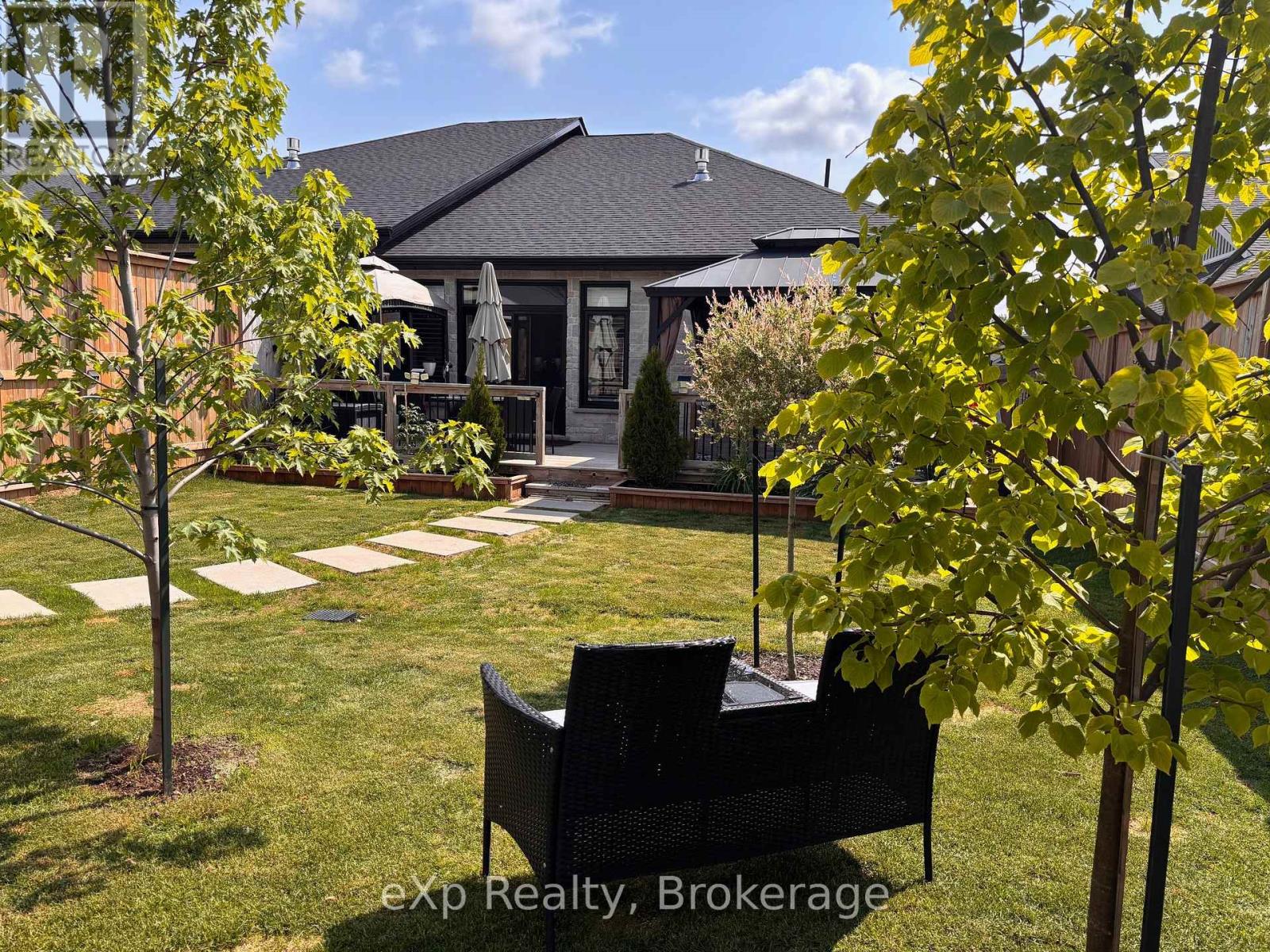 115 Irishwood Lane, Brockton, Ontario  N0G 2V0 - Photo 13 - X12129469