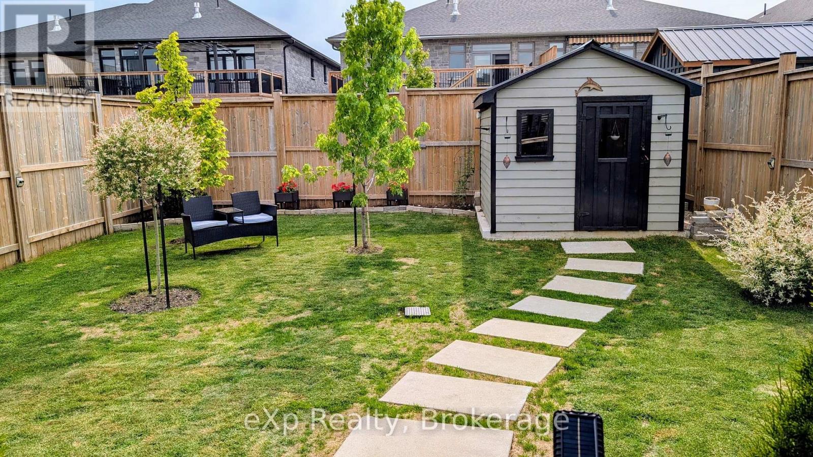 115 Irishwood Lane, Brockton, Ontario  N0G 2V0 - Photo 12 - X12129469