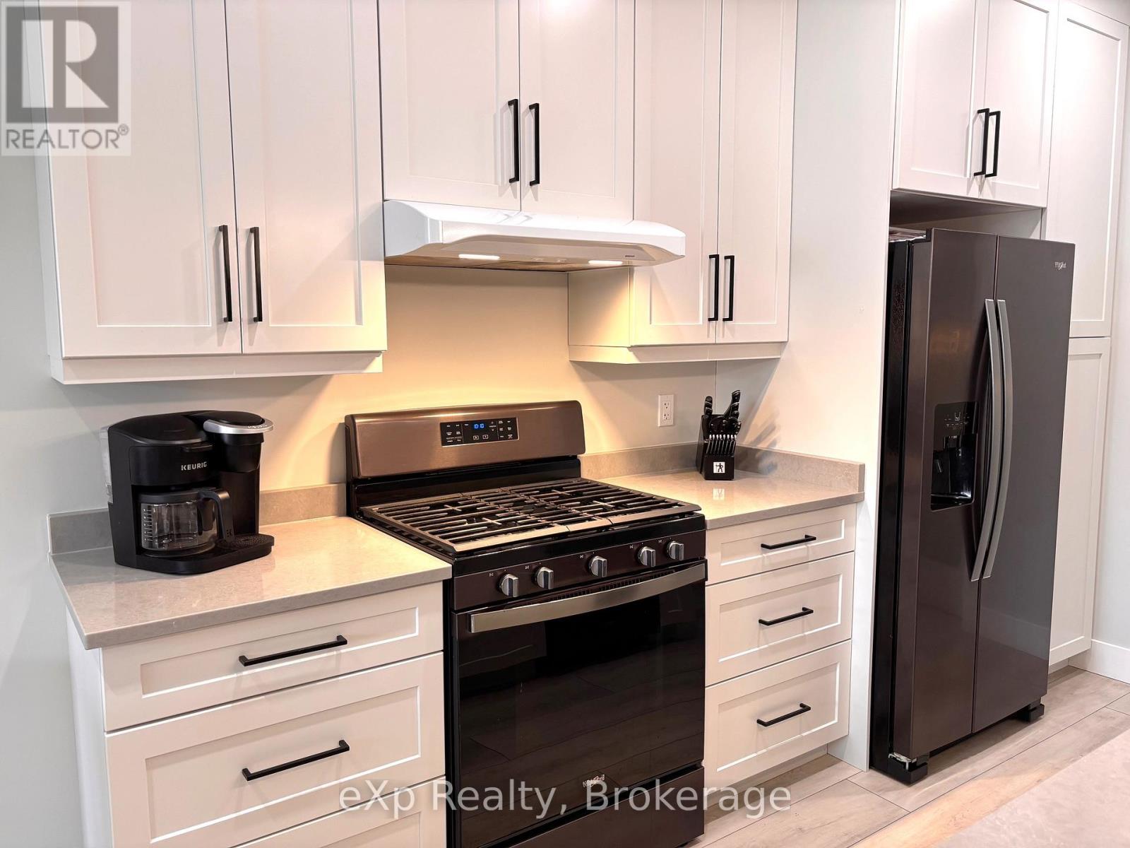 115 Irishwood Lane, Brockton, Ontario  N0G 2V0 - Photo 19 - X12129469