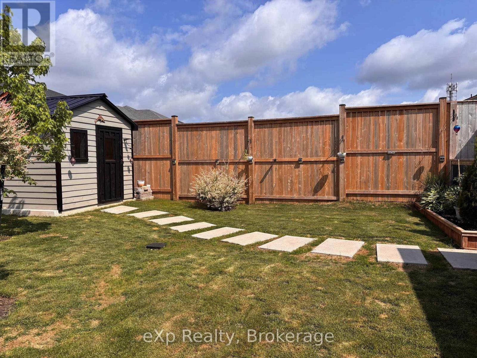 115 Irishwood Lane, Brockton, Ontario  N0G 2V0 - Photo 14 - X12129469