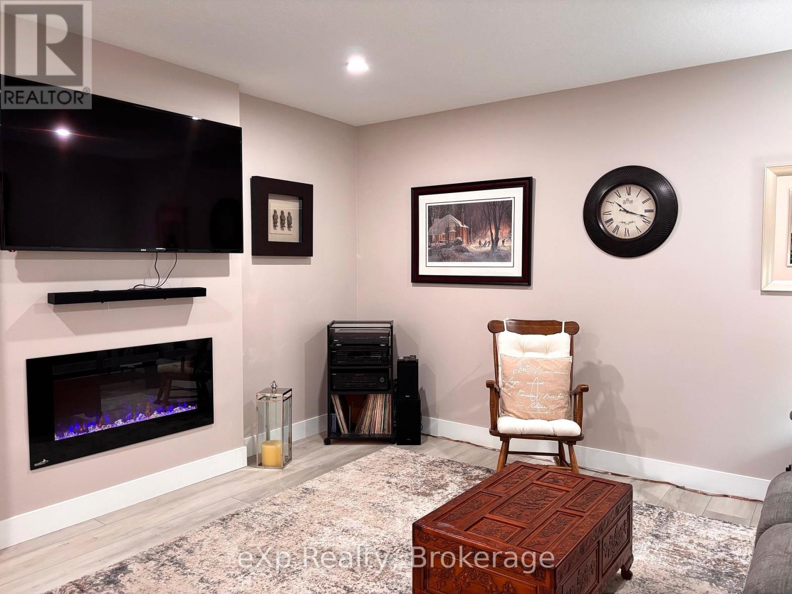 115 Irishwood Lane, Brockton, Ontario  N0G 2V0 - Photo 42 - X12129469
