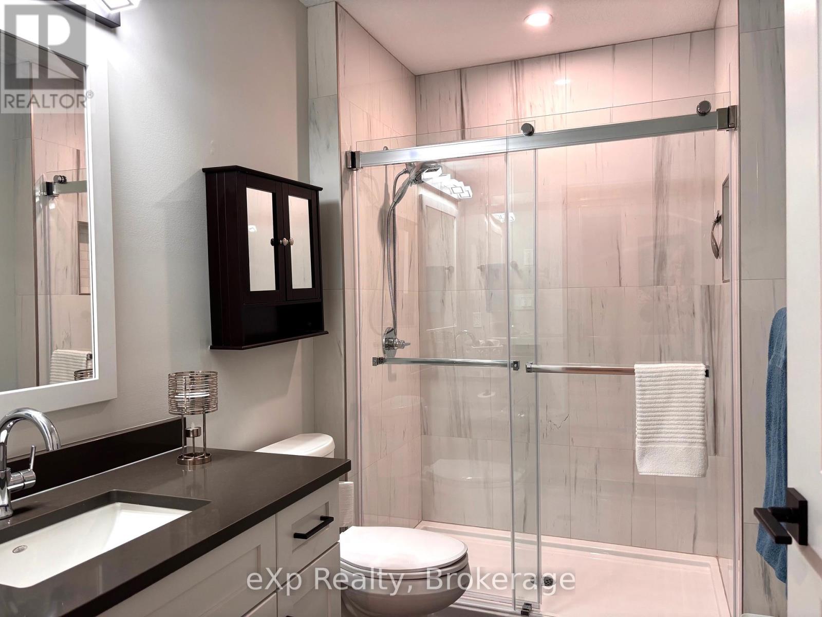 115 Irishwood Lane, Brockton, Ontario  N0G 2V0 - Photo 48 - X12129469