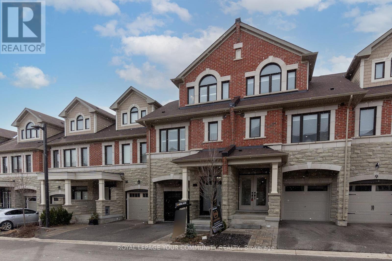 15 Hiawatha Court, Vaughan, Ontario  L4L 0J2 - Photo 3 - N12209380