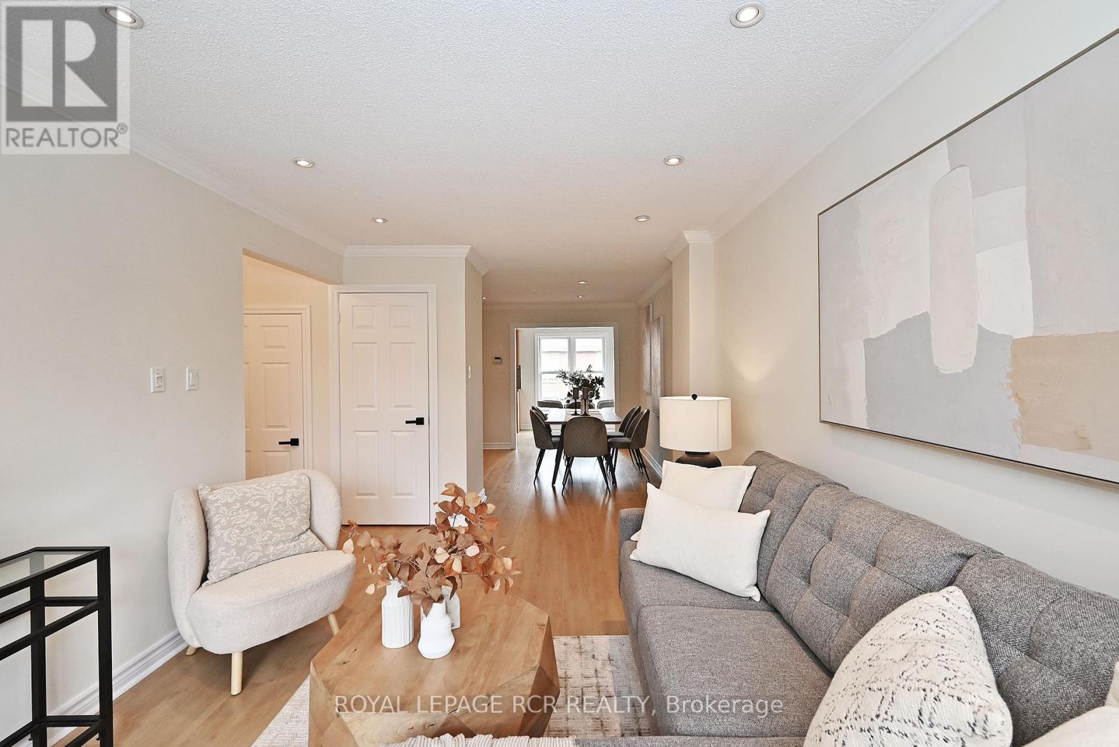 28 Wyatt Lane, Aurora (Bayview Wellington), Ontario  L4G 7E4 - Photo 10 - N12209554