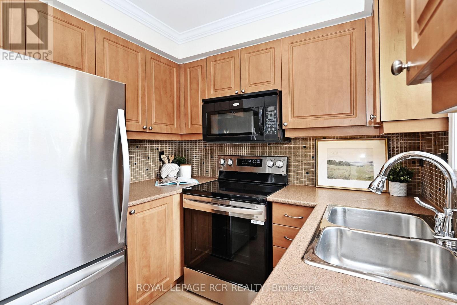 28 Wyatt Lane, Aurora (Bayview Wellington), Ontario  L4G 7E4 - Photo 16 - N12209554