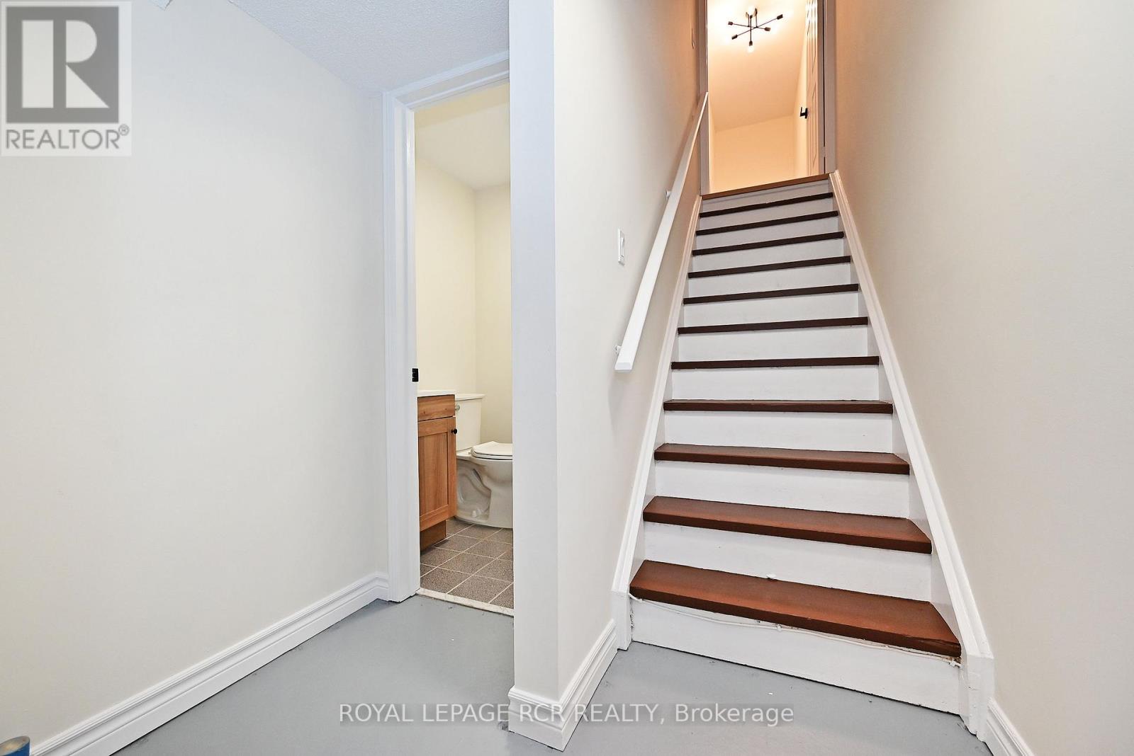 28 Wyatt Lane, Aurora (Bayview Wellington), Ontario  L4G 7E4 - Photo 29 - N12209554
